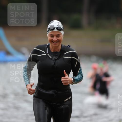 14.09.2025 - Stadtparktriathlon Michael Strokosch http://msf.ph/oto/8863068 14.09.2025 10:13:57 Schwimmen 627, 697, 712 meine-sportfotos.de