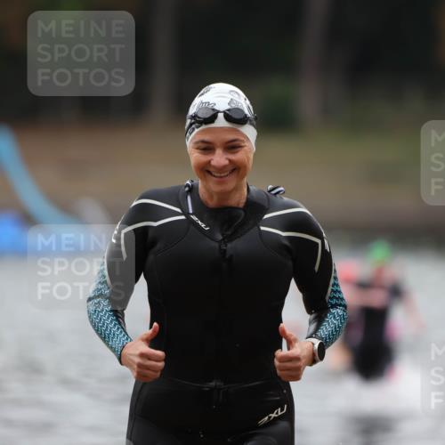 14.09.2025 - Stadtparktriathlon Michael Strokosch http://msf.ph/oto/8863071 14.09.2025 10:13:58 Schwimmen 627, 697, 712 meine-sportfotos.de