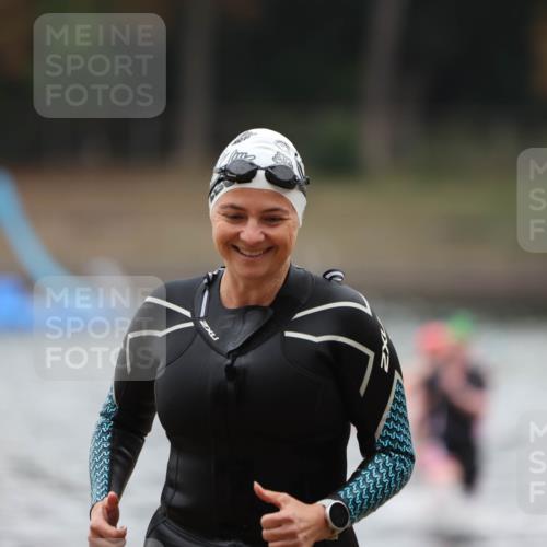 14.09.2025 - Stadtparktriathlon Michael Strokosch http://msf.ph/oto/8863073 14.09.2025 10:13:58 Schwimmen 627, 697, 712 meine-sportfotos.de