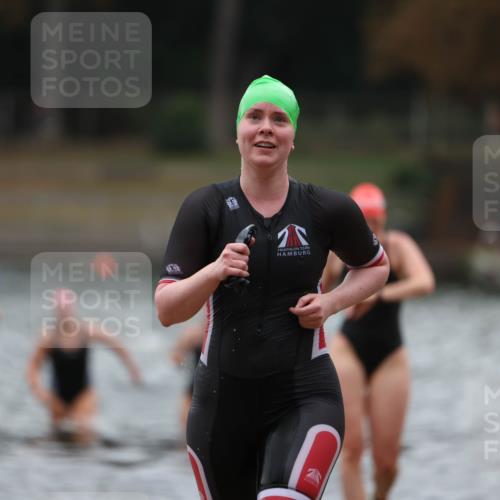 14.09.2025 - Stadtparktriathlon Michael Strokosch http://msf.ph/oto/8863090 14.09.2025 10:14:08 Schwimmen 627, 700, 714 meine-sportfotos.de