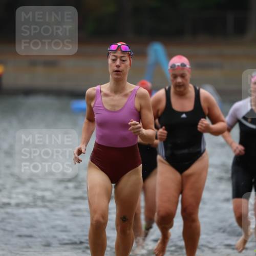 14.09.2025 - Stadtparktriathlon Michael Strokosch http://msf.ph/oto/8863120 14.09.2025 10:14:19 Schwimmen 647, 650, 683, 698, 704, 720 meine-sportfotos.de