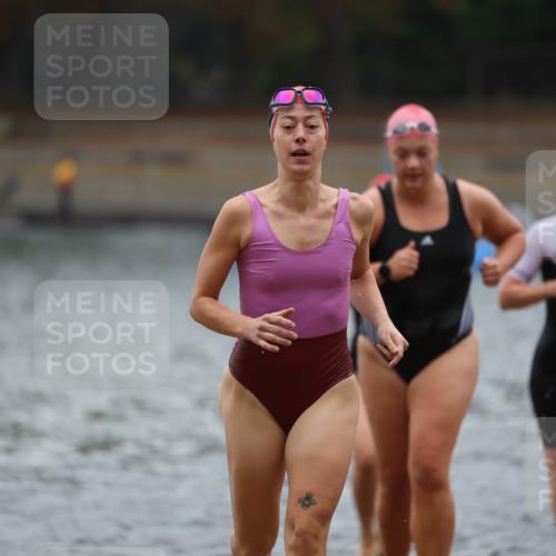 14.09.2025 - Stadtparktriathlon Michael Strokosch http://msf.ph/oto/8863124 14.09.2025 10:14:20 Schwimmen 647, 650, 683, 698, 704, 720 meine-sportfotos.de