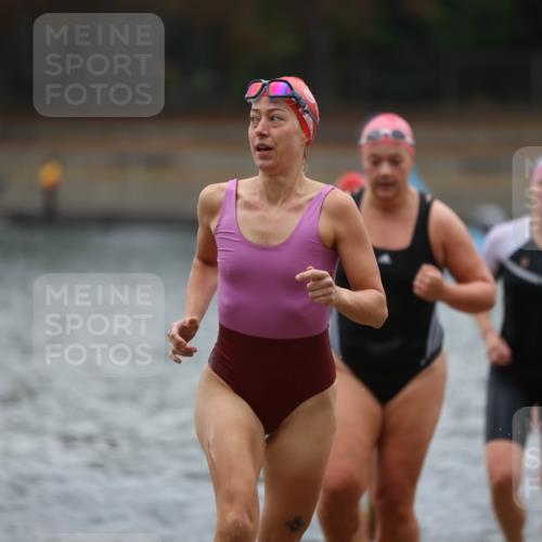 14.09.2025 - Stadtparktriathlon Michael Strokosch http://msf.ph/oto/8863125 14.09.2025 10:14:20 Schwimmen 647, 650, 683, 698, 704, 720 meine-sportfotos.de