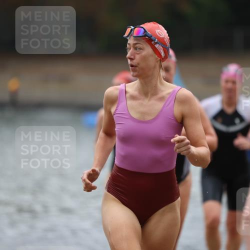 14.09.2025 - Stadtparktriathlon Michael Strokosch http://msf.ph/oto/8863130 14.09.2025 10:14:21 Schwimmen 647, 650, 683, 698, 704, 720 meine-sportfotos.de
