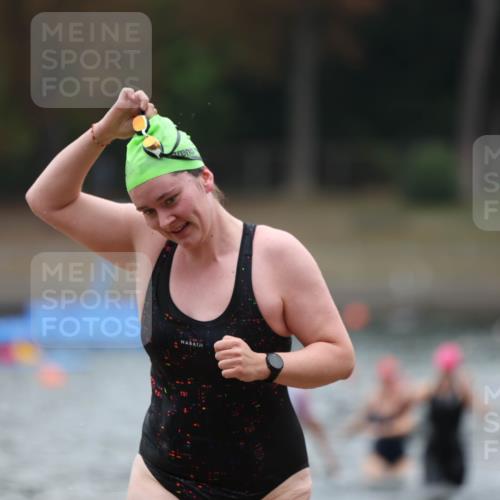 14.09.2025 - Stadtparktriathlon Michael Strokosch http://msf.ph/oto/8863148 14.09.2025 10:14:28 Schwimmen 650, 654, 698, 704, 710 meine-sportfotos.de