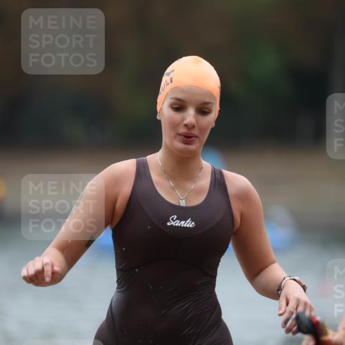 14.09.2025 - Stadtparktriathlon Michael Strokosch http://msf.ph/oto/8863178 14.09.2025 10:14:43 Schwimmen 645, 646, 663, 710 meine-sportfotos.de