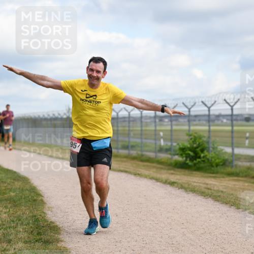 14.09.2025 - Airport Race Dr. Thomas Lammeyer http://msf.ph/oto/8863201 14.09.2025 12:02:45 Laufen 95 meine-sportfotos.de