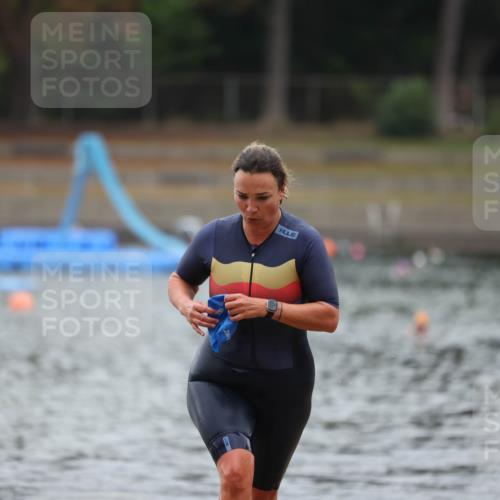 14.09.2025 - Stadtparktriathlon Michael Strokosch http://msf.ph/oto/8863223 14.09.2025 10:15:19 Schwimmen 621, 626, 636, 691 meine-sportfotos.de