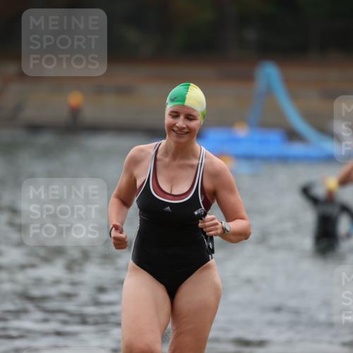 14.09.2025 - Stadtparktriathlon Michael Strokosch http://msf.ph/oto/8863244 14.09.2025 10:15:58 Schwimmen 631, 668 meine-sportfotos.de
