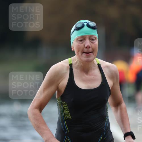 14.09.2025 - Stadtparktriathlon Michael Strokosch http://msf.ph/oto/8863286 14.09.2025 10:17:10 Schwimmen 701, 721 meine-sportfotos.de