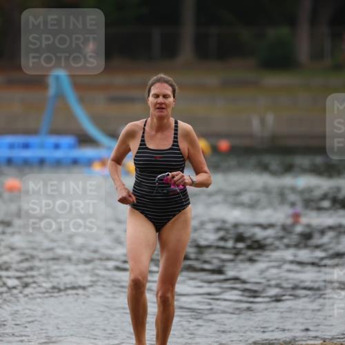 14.09.2025 - Stadtparktriathlon Michael Strokosch http://msf.ph/oto/8863293 14.09.2025 10:17:14 Schwimmen 701 meine-sportfotos.de