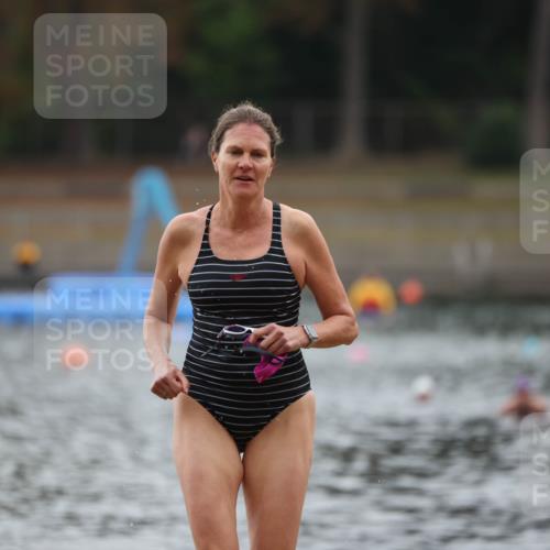 14.09.2025 - Stadtparktriathlon Michael Strokosch http://msf.ph/oto/8863300 14.09.2025 10:17:16 Schwimmen 701 meine-sportfotos.de