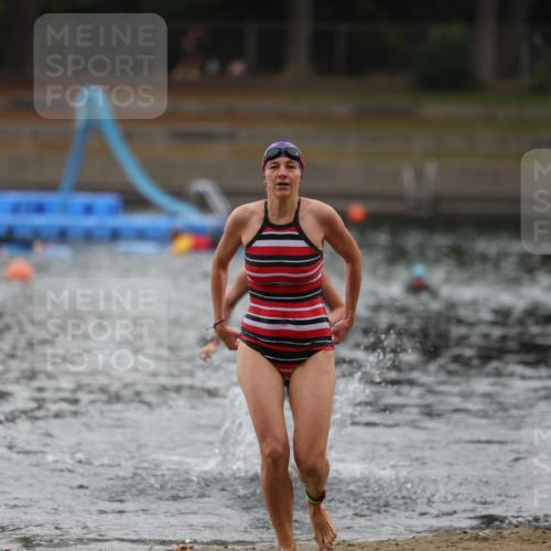 14.09.2025 - Stadtparktriathlon Michael Strokosch http://msf.ph/oto/8863301 14.09.2025 10:17:35 Schwimmen 643, 686 meine-sportfotos.de