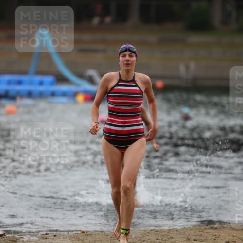 14.09.2025 - Stadtparktriathlon Michael Strokosch http://msf.ph/oto/8863303 14.09.2025 10:17:35 Schwimmen 643, 686 meine-sportfotos.de