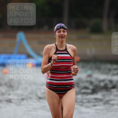 14.09.2025 - Stadtparktriathlon Michael Strokosch http://msf.ph/oto/8863312 14.09.2025 10:17:37 Schwimmen 643, 686 meine-sportfotos.de