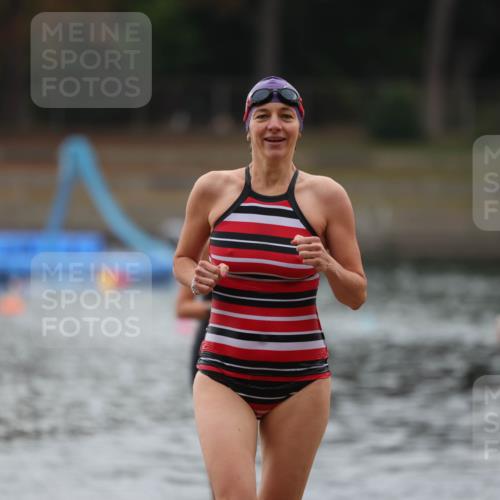 14.09.2025 - Stadtparktriathlon Michael Strokosch http://msf.ph/oto/8863315 14.09.2025 10:17:37 Schwimmen 643, 686 meine-sportfotos.de