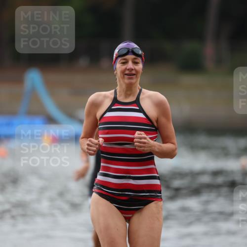 14.09.2025 - Stadtparktriathlon Michael Strokosch http://msf.ph/oto/8863317 14.09.2025 10:17:38 Schwimmen 643, 686 meine-sportfotos.de