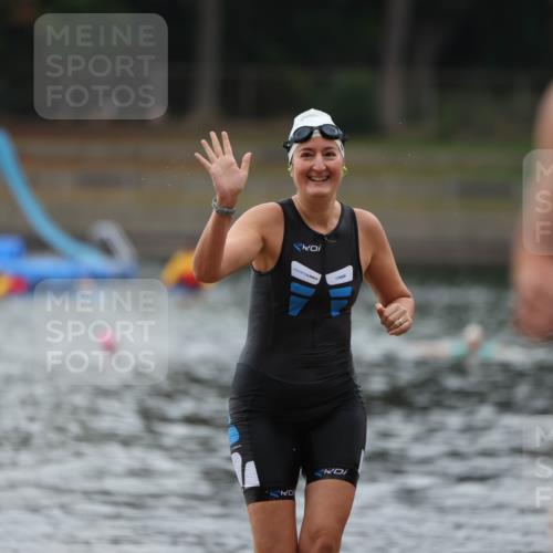 14.09.2025 - Stadtparktriathlon Michael Strokosch http://msf.ph/oto/8863321 14.09.2025 10:17:40 Schwimmen 643, 686 meine-sportfotos.de