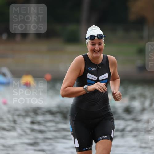 14.09.2025 - Stadtparktriathlon Michael Strokosch http://msf.ph/oto/8863326 14.09.2025 10:17:40 Schwimmen 643, 686 meine-sportfotos.de