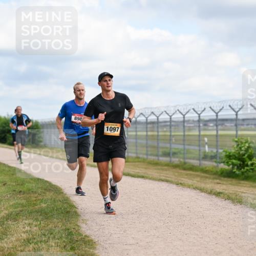 14.09.2025 - Airport Race Dr. Thomas Lammeyer http://msf.ph/oto/8863335 14.09.2025 12:02:56 Laufen 898, 1097 meine-sportfotos.de