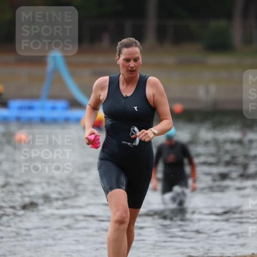 14.09.2025 - Stadtparktriathlon Michael Strokosch http://msf.ph/oto/8863357 14.09.2025 10:18:13 Schwimmen 638, 655, 678 meine-sportfotos.de