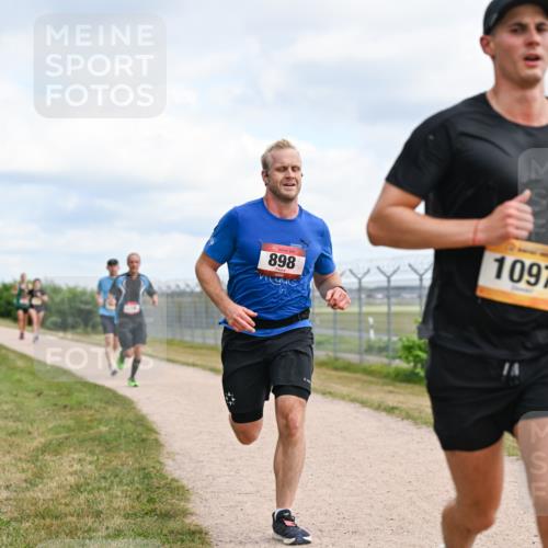 14.09.2025 - Airport Race Dr. Thomas Lammeyer http://msf.ph/oto/8863367 14.09.2025 12:02:58 Laufen 898, 1097 meine-sportfotos.de