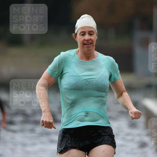 14.09.2025 - Stadtparktriathlon Michael Strokosch http://msf.ph/oto/8863368 14.09.2025 10:18:17 Schwimmen 638, 655, 678 meine-sportfotos.de