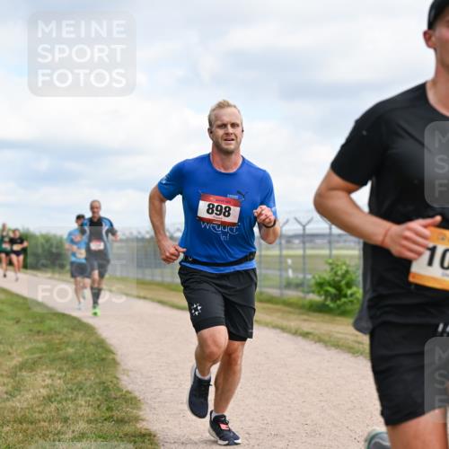 14.09.2025 - Airport Race Dr. Thomas Lammeyer http://msf.ph/oto/8863370 14.09.2025 12:02:58 Laufen 74, 898, 1097 meine-sportfotos.de