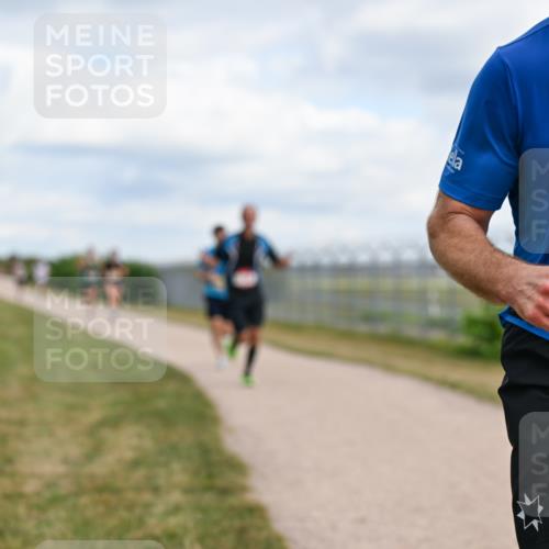 14.09.2025 - Airport Race Dr. Thomas Lammeyer http://msf.ph/oto/8863379 14.09.2025 12:02:59 Laufen 33, 42, 898 meine-sportfotos.de