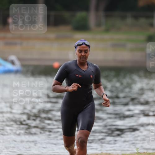 14.09.2025 - Stadtparktriathlon Michael Strokosch http://msf.ph/oto/8863390 14.09.2025 10:19:15 Schwimmen 692 meine-sportfotos.de