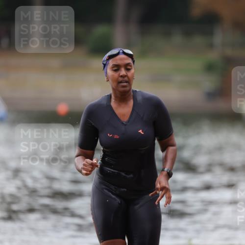 14.09.2025 - Stadtparktriathlon Michael Strokosch http://msf.ph/oto/8863395 14.09.2025 10:19:16 Schwimmen 692 meine-sportfotos.de