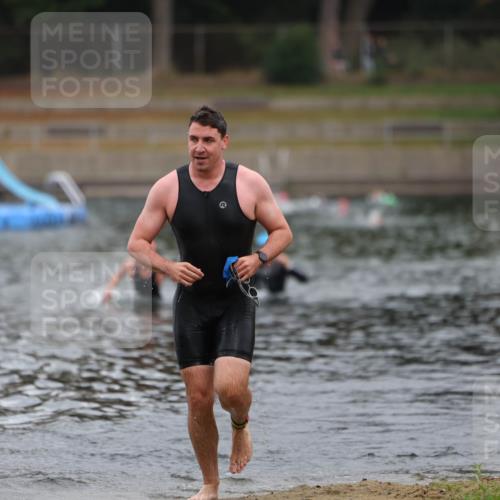 14.09.2025 - Stadtparktriathlon Michael Strokosch http://msf.ph/oto/8863418 14.09.2025 10:28:52 Schwimmen 749 meine-sportfotos.de