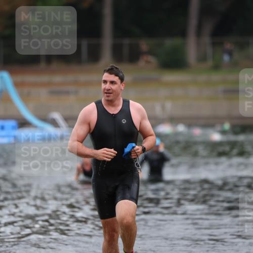 14.09.2025 - Stadtparktriathlon Michael Strokosch http://msf.ph/oto/8863420 14.09.2025 10:28:53 Schwimmen 749 meine-sportfotos.de