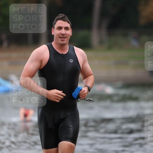 14.09.2025 - Stadtparktriathlon Michael Strokosch http://msf.ph/oto/8863429 14.09.2025 10:28:55 Schwimmen 749 meine-sportfotos.de