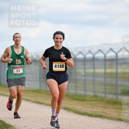 14.09.2025 - Airport Race Dr. Thomas Lammeyer http://msf.ph/oto/8863431 14.09.2025 12:03:04 Laufen 44, 4166 meine-sportfotos.de