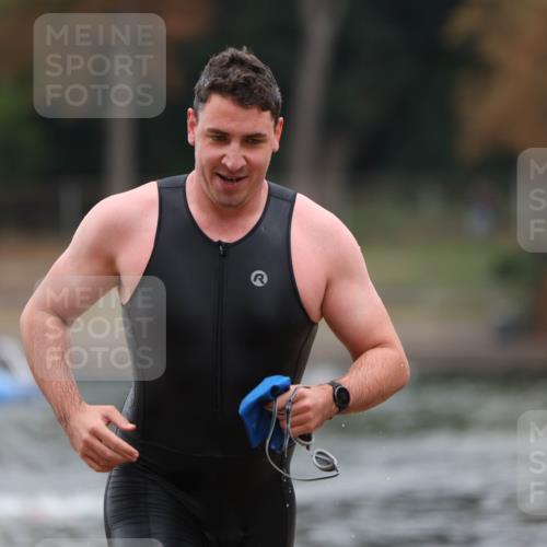 14.09.2025 - Stadtparktriathlon Michael Strokosch http://msf.ph/oto/8863433 14.09.2025 10:28:56 Schwimmen 749 meine-sportfotos.de