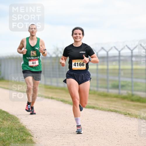 14.09.2025 - Airport Race Dr. Thomas Lammeyer http://msf.ph/oto/8863449 14.09.2025 12:03:05 Laufen 44, 4166 meine-sportfotos.de