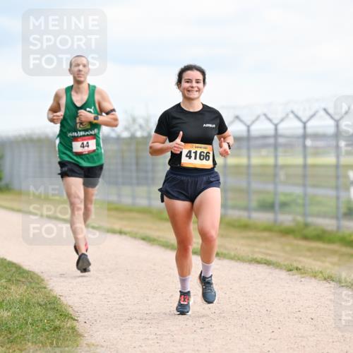 14.09.2025 - Airport Race Dr. Thomas Lammeyer http://msf.ph/oto/8863451 14.09.2025 12:03:05 Laufen 44, 4166 meine-sportfotos.de