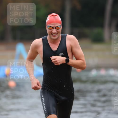 14.09.2025 - Stadtparktriathlon Michael Strokosch http://msf.ph/oto/8863460 14.09.2025 10:29:10 Schwimmen 735, 793 meine-sportfotos.de