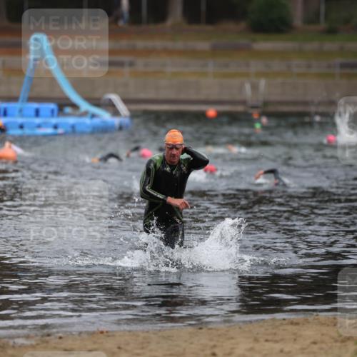 14.09.2025 - Stadtparktriathlon Michael Strokosch http://msf.ph/oto/8863471 14.09.2025 10:29:59 Schwimmen 783 meine-sportfotos.de
