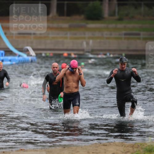 14.09.2025 - Stadtparktriathlon Michael Strokosch http://msf.ph/oto/8863494 14.09.2025 10:30:18 Schwimmen 761, 777, 798 meine-sportfotos.de