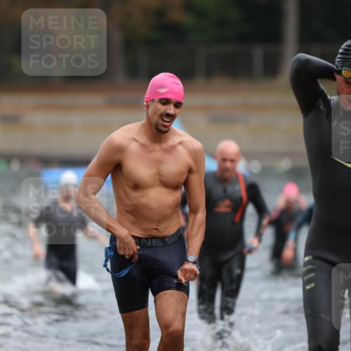 14.09.2025 - Stadtparktriathlon Michael Strokosch http://msf.ph/oto/8863520 14.09.2025 10:30:25 Schwimmen 752, 761, 769, 777, 798 meine-sportfotos.de