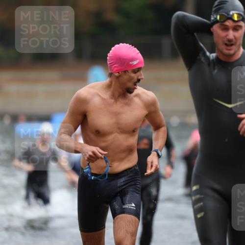 14.09.2025 - Stadtparktriathlon Michael Strokosch http://msf.ph/oto/8863524 14.09.2025 10:30:26 Schwimmen 752, 761, 769, 777, 798 meine-sportfotos.de