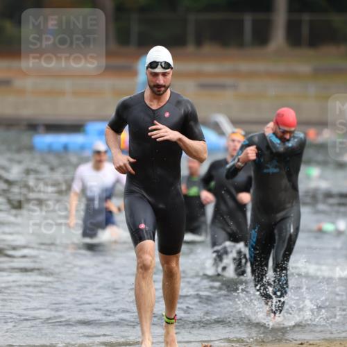 14.09.2025 - Stadtparktriathlon Michael Strokosch http://msf.ph/oto/8863532 14.09.2025 10:30:31 Schwimmen 727, 752, 761, 767, 769, 770, 777, 798 meine-sportfotos.de