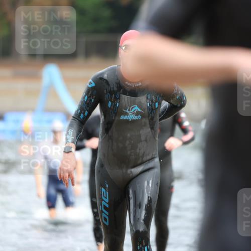 14.09.2025 - Stadtparktriathlon Michael Strokosch http://msf.ph/oto/8863546 14.09.2025 10:30:36 Schwimmen 727, 730, 743, 752, 767, 769, 770, 817 meine-sportfotos.de