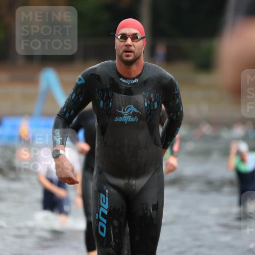 14.09.2025 - Stadtparktriathlon Michael Strokosch http://msf.ph/oto/8863547 14.09.2025 10:30:36 Schwimmen 727, 730, 743, 752, 767, 769, 770, 817 meine-sportfotos.de