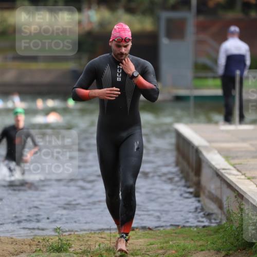 14.09.2025 - Stadtparktriathlon Michael Strokosch http://msf.ph/oto/8863586 14.09.2025 10:31:01 Schwimmen 766, 788, 813 meine-sportfotos.de