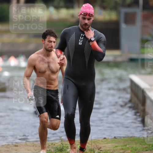 14.09.2025 - Stadtparktriathlon Michael Strokosch http://msf.ph/oto/8863592 14.09.2025 10:31:02 Schwimmen 766, 788, 813 meine-sportfotos.de