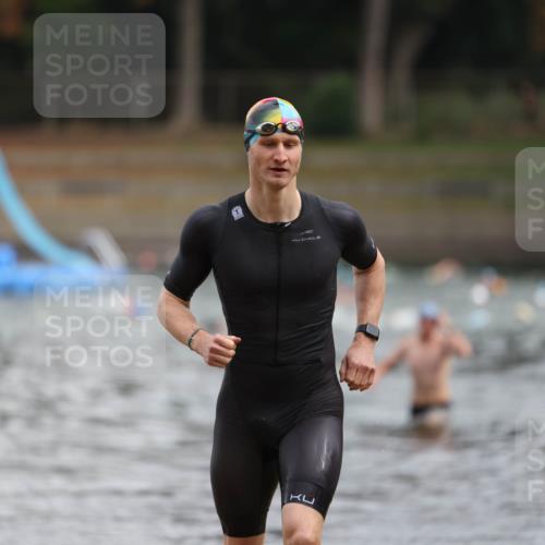 14.09.2025 - Stadtparktriathlon Michael Strokosch http://msf.ph/oto/8863610 14.09.2025 10:31:33 Schwimmen 764 meine-sportfotos.de