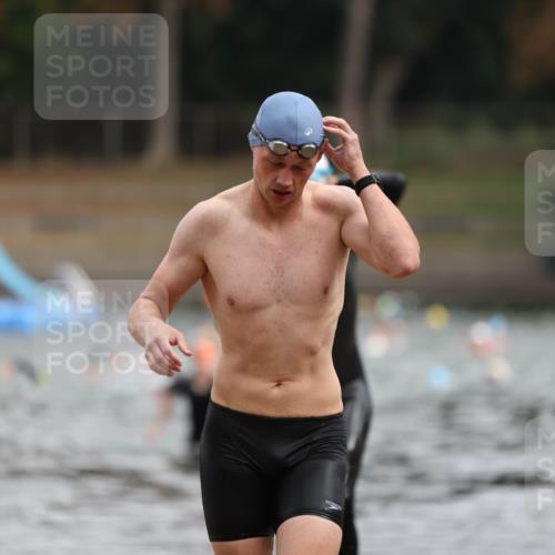 14.09.2025 - Stadtparktriathlon Michael Strokosch http://msf.ph/oto/8863635 14.09.2025 10:31:47 Schwimmen 737, 804, 811 meine-sportfotos.de